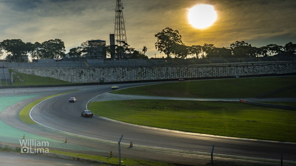 Andamos com um passat pointer no circuito de Interlagos